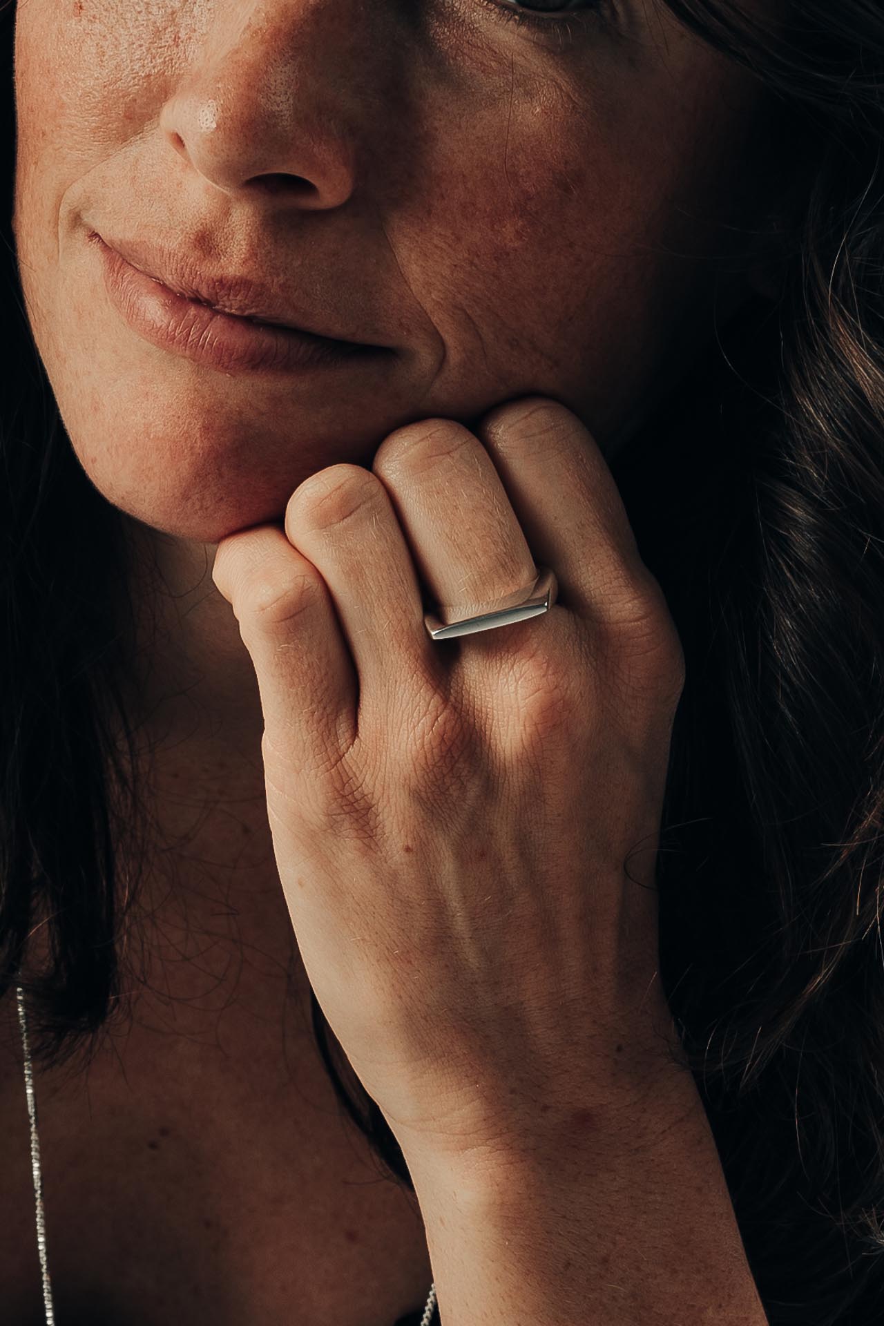 zoe wilmaers wearing a ring