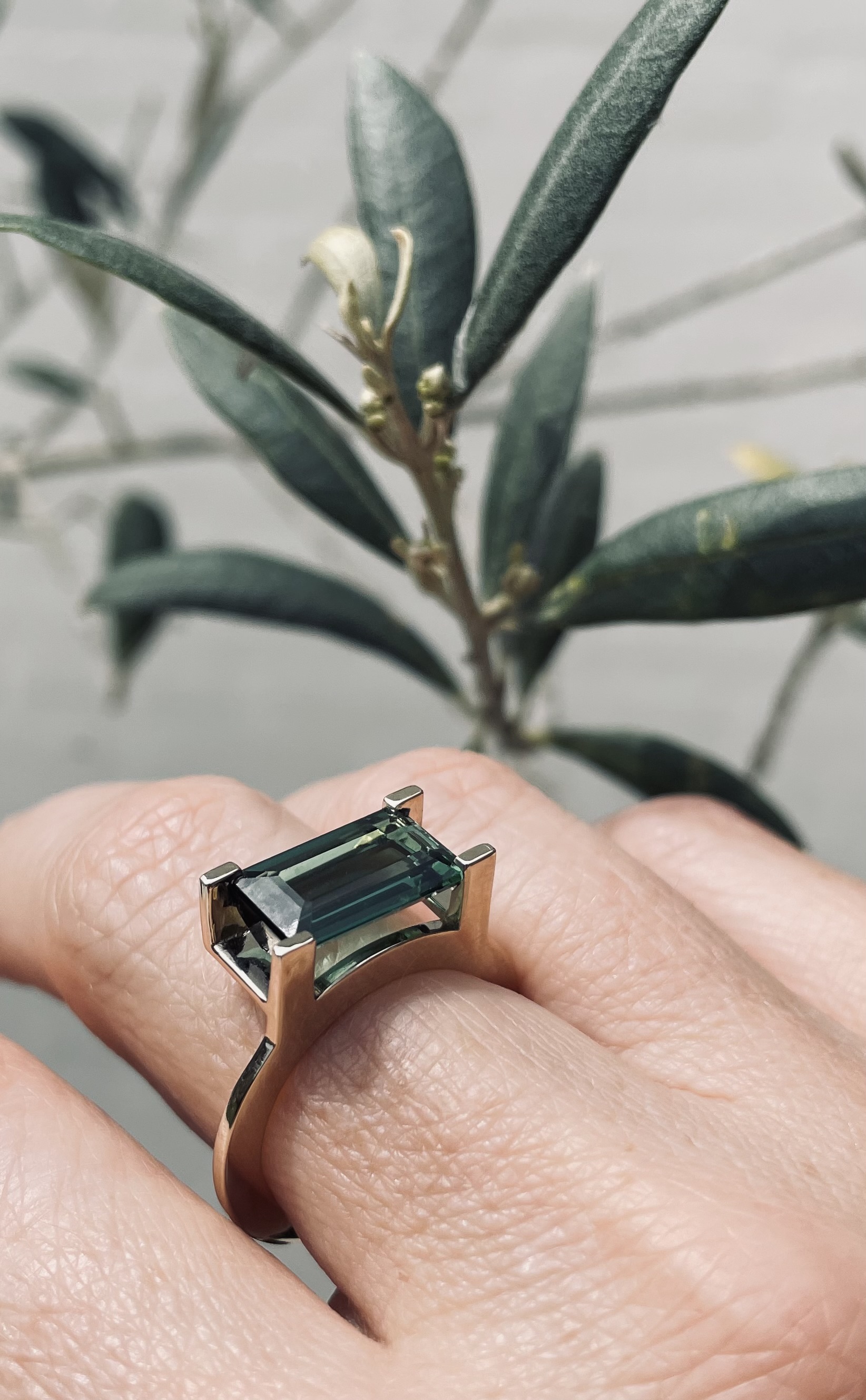 For-Your-Eyes-Only - 18ct White Gold Statement Ring